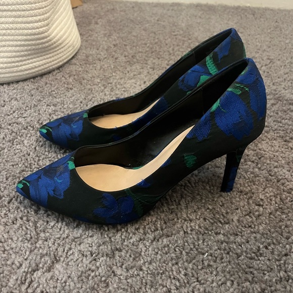 Kelly & Kelly gently used heels - Picture 3 of 4